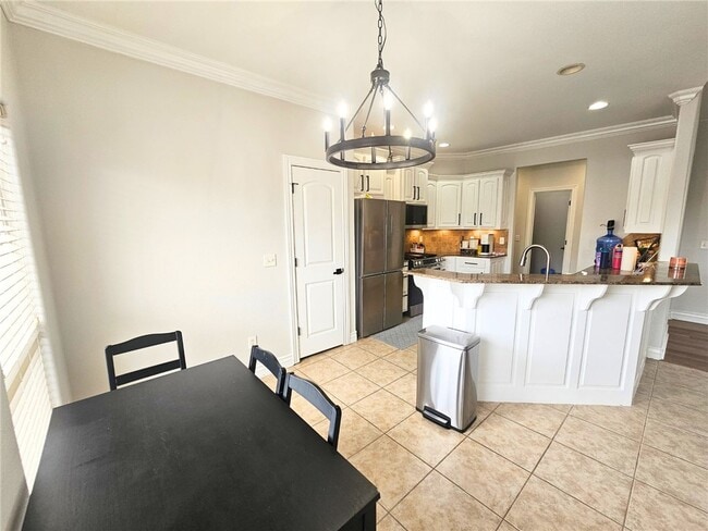 Building Photo - 3803 SW Kite Dr