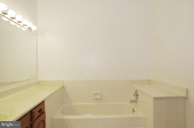 Building Photo - 5929 Woodfield Estates Dr