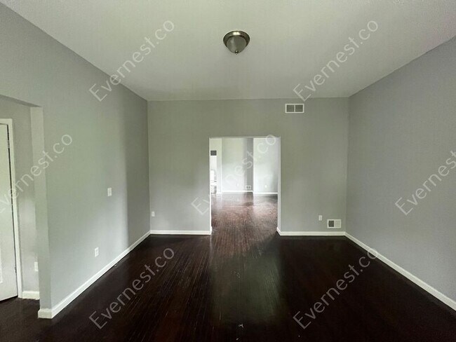 Building Photo - 291 Englewood St