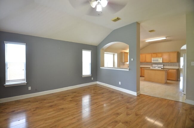 Building Photo - 4510 Regal Dr