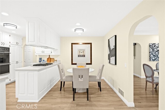 Building Photo - 1647 N Santa Anita Ave