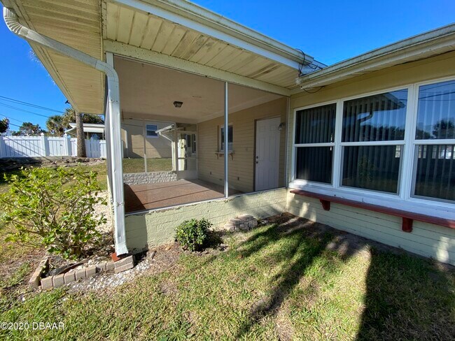 Building Photo - 16 Silk Oaks Dr