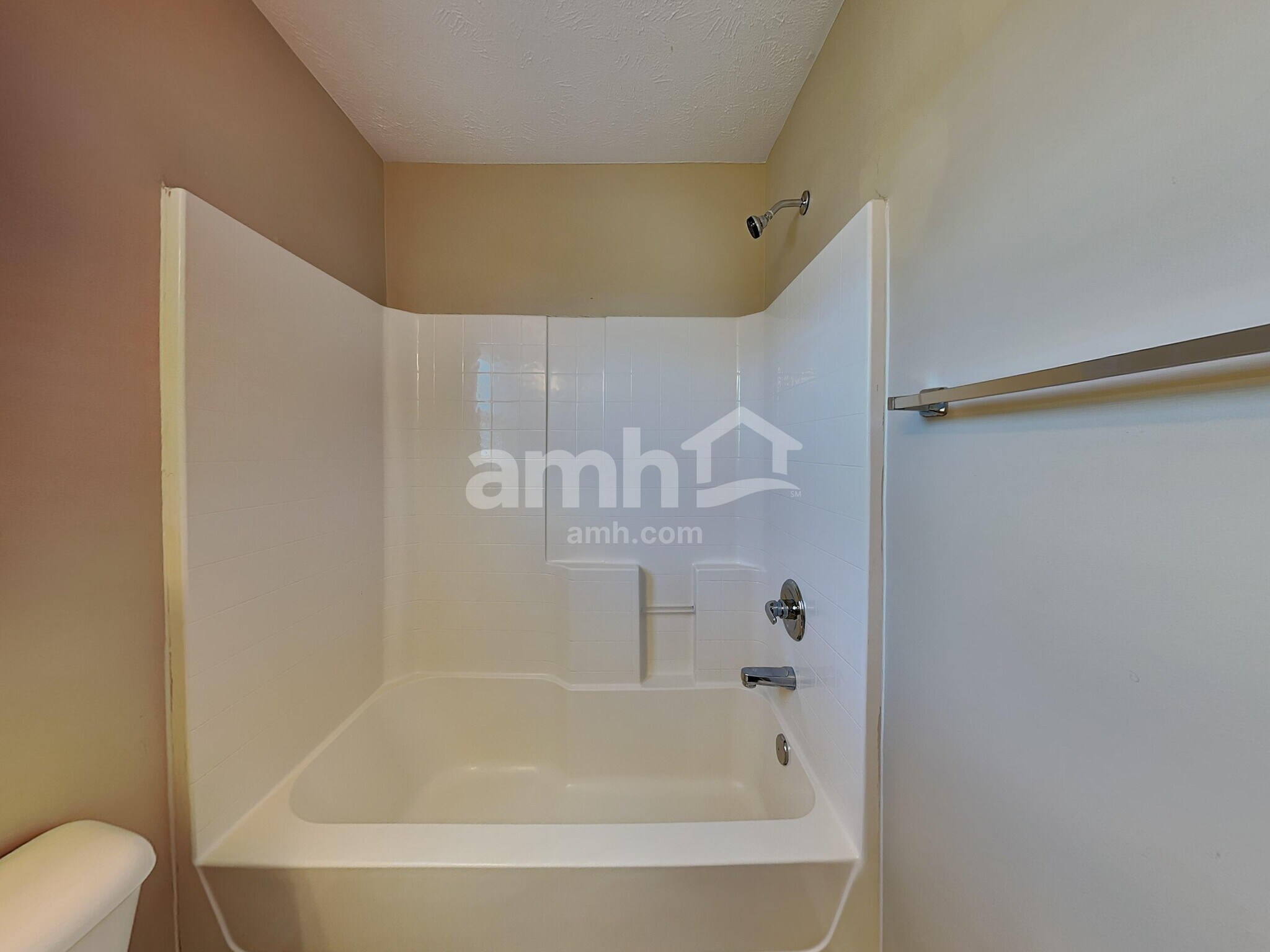 Building Photo - 3129 Skinner Dr