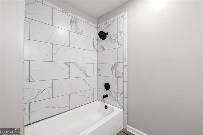 Building Photo - 158 Sproull Rd SE