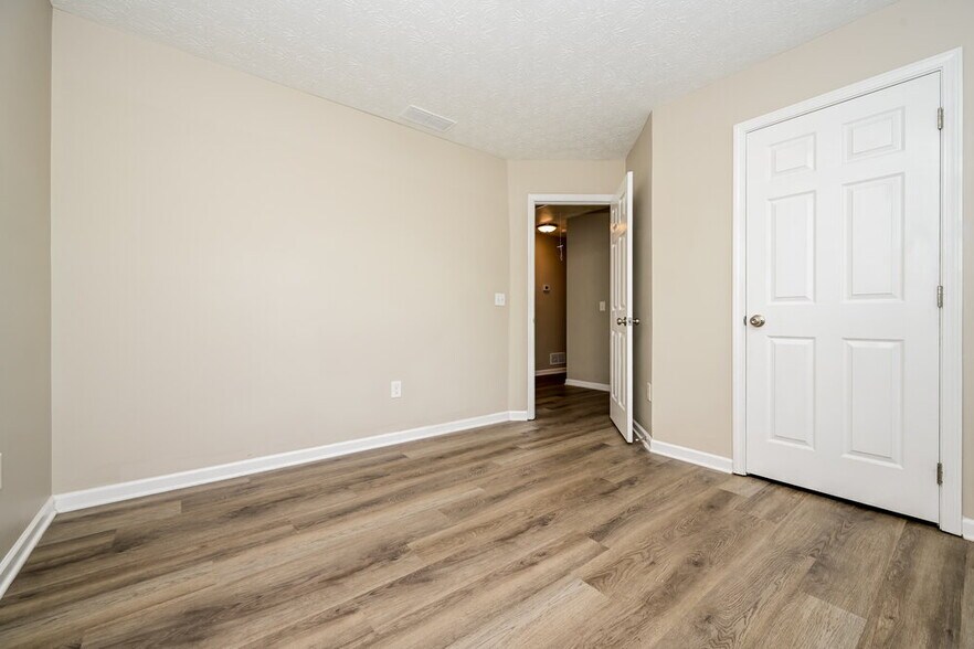 Building Photo - 10 Dearing Cove