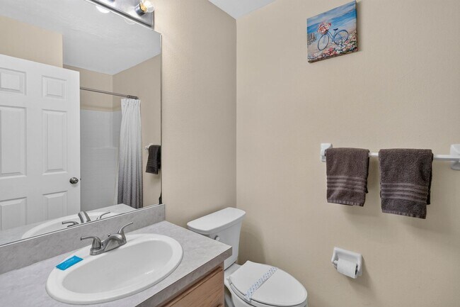 Building Photo - 1550 Casterton Cir