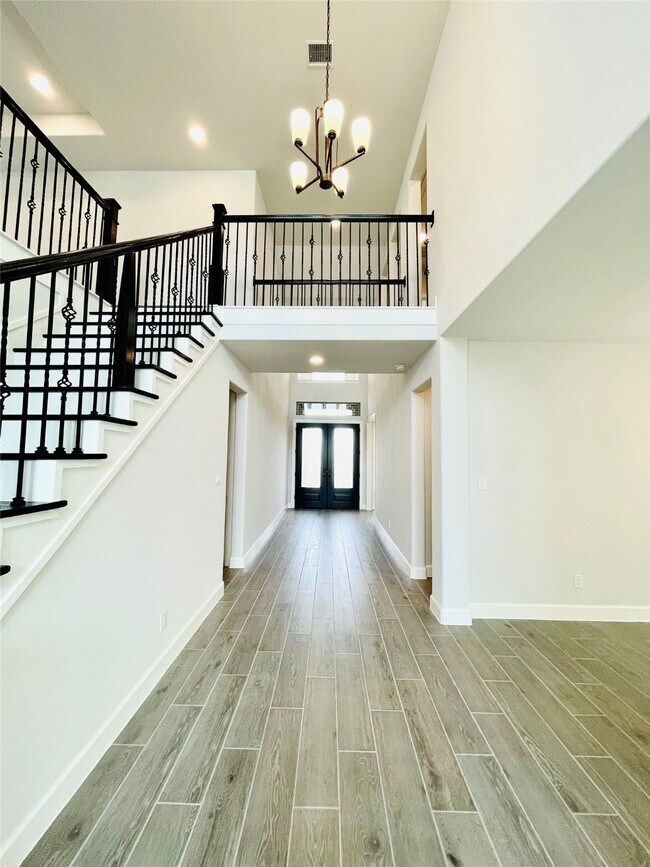 Building Photo - 596 Santa Rosa Hls Dr