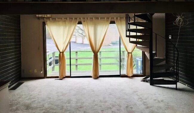 Building Photo - 2111 Penguin Ave