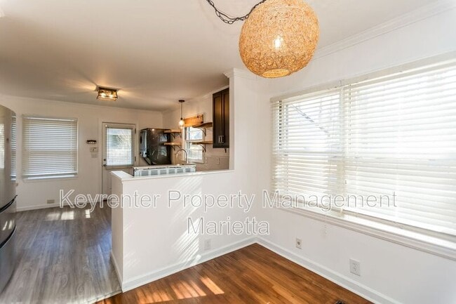 Building Photo - 540 Church Rd SE