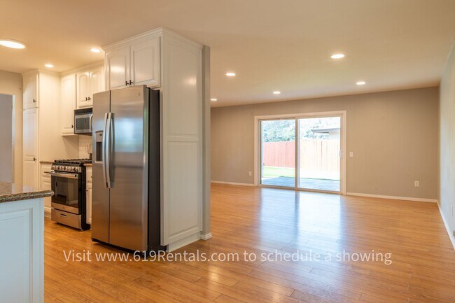 Building Photo - Beautiful 3 Bedroom, 2 Bath Home with Spa,...