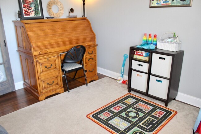Building Photo - Beautiful 3 Bedroom 2 Bath in Sterling Heights
