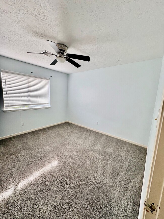 Building Photo - 6206 Paddle Wheel Dr