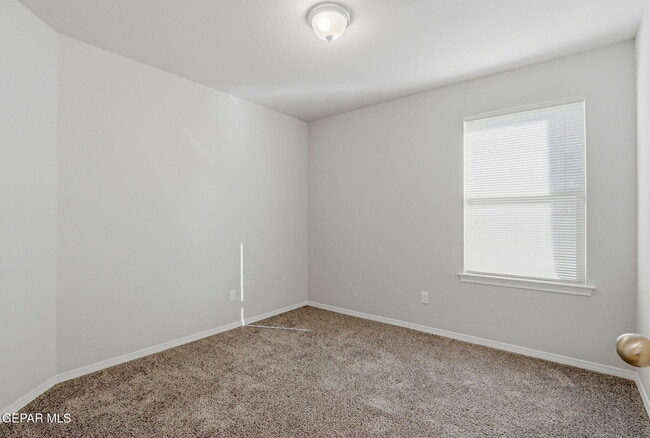 Building Photo - 1004 Aircoupe Way