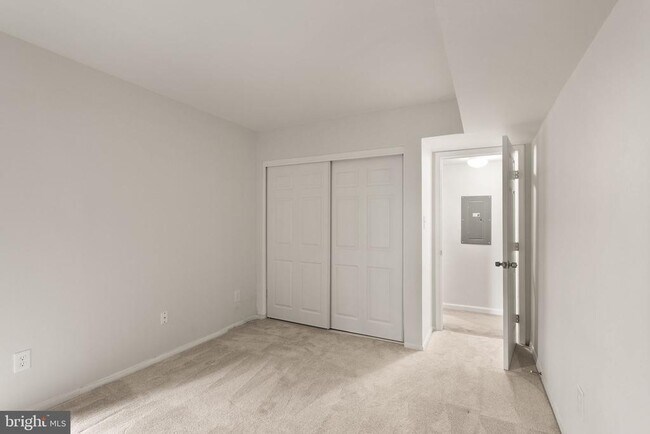 Building Photo - 8511 Barrington Ct
