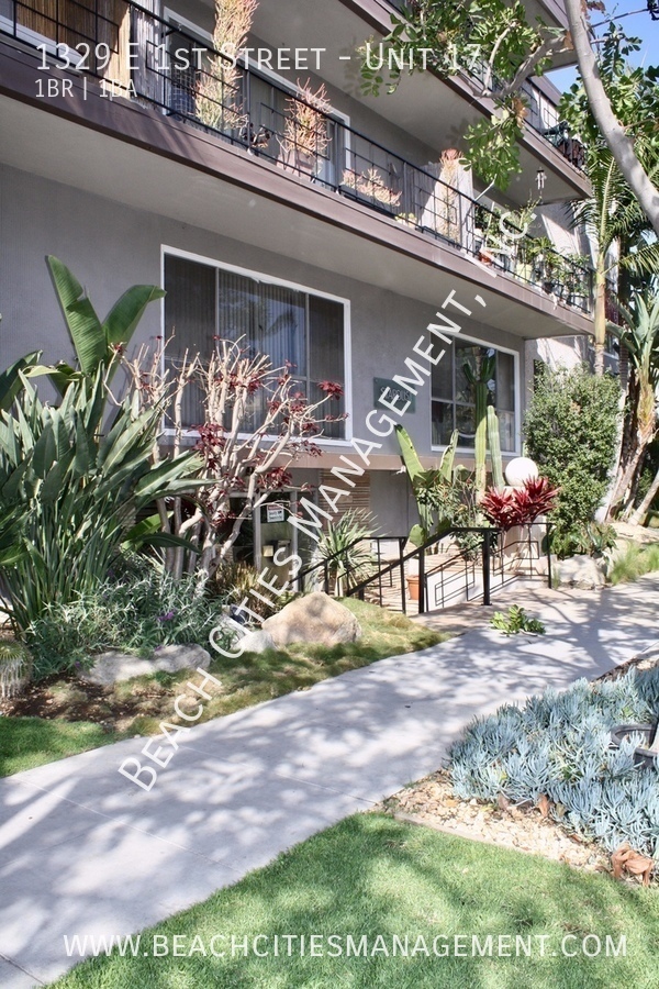 Primary Photo - Stunning 1 Bedroom 1 Bath Condo Just One B...