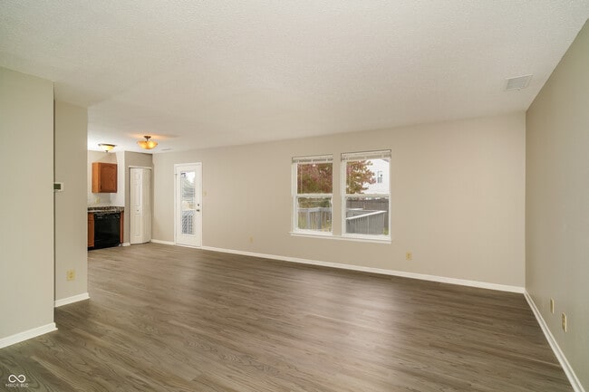 Building Photo - 31 Snowflake Cir
