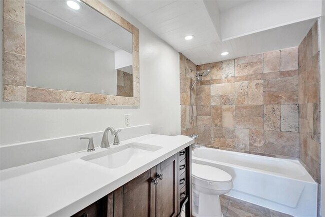 Building Photo - 2175 NE 56th St