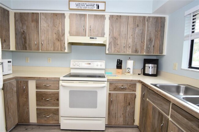 Building Photo - 18 Covington Ln