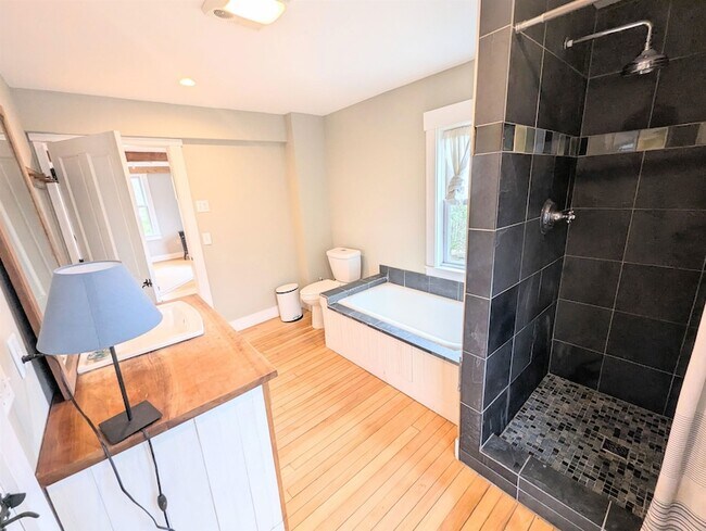 Building Photo - 33 Old Cemetery Rd