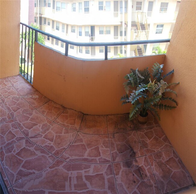 Building Photo - 295 NW 72nd Ave