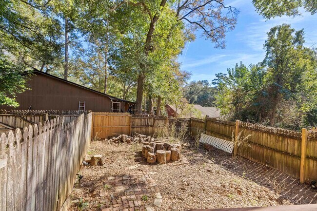 Building Photo - 2387 Gregory Dr