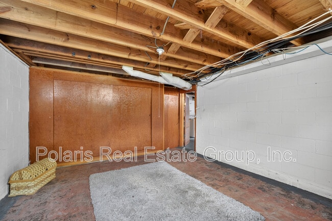 Building Photo - 5428 E 10th St