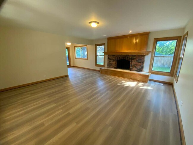 Building Photo - 166 Cheyenne Ct