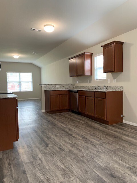 Building Photo - 5002 W Claxton Cir