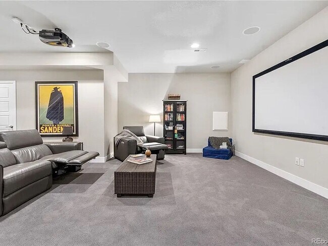 Building Photo - Stunning 4BR House on corner lot in Denver...