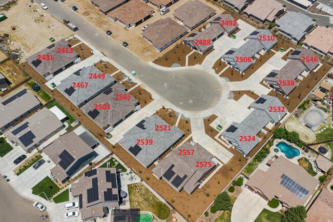 Building Photo - 2467 Oakmont Cir