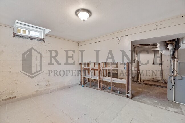 Building Photo - 5110 E Pawnee St