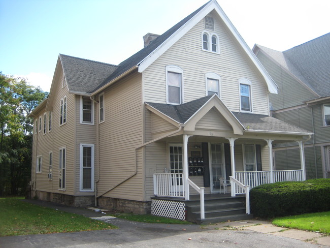 Building Photo - 196 N Goodman St