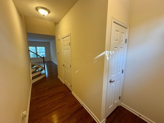 Building Photo - 3BR/2B Townhome in Great Ballantyne Location