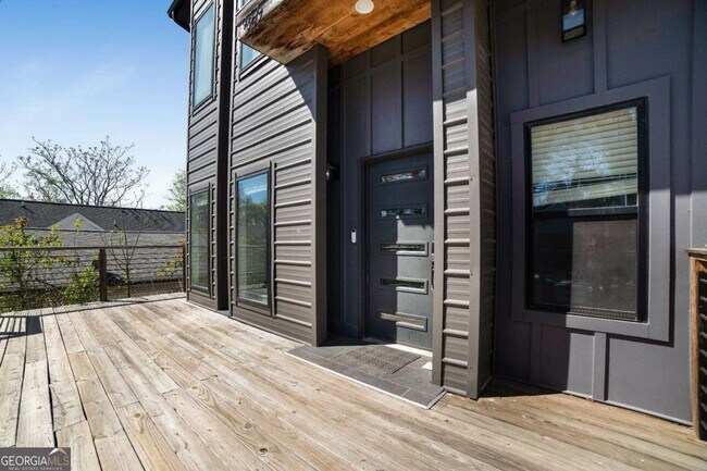 Building Photo - 957 Ashby Grove SW