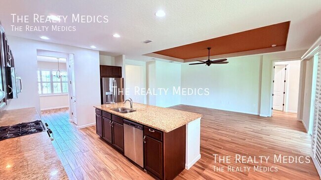 Building Photo - 1102 Victoria Hills Dr S