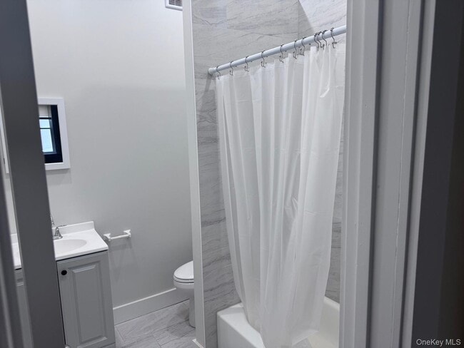 Building Photo - 62 Jerusalem Ave