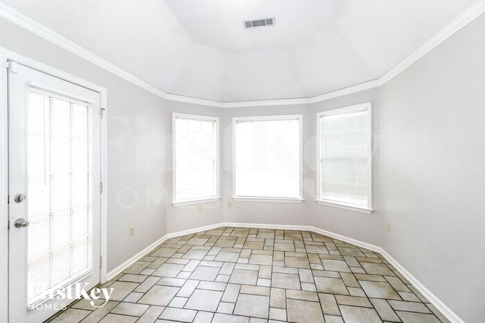 Building Photo - 726 Silver Sands Dr