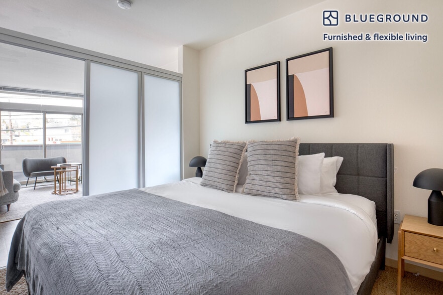 Building Photo - 3920 Stone Way N