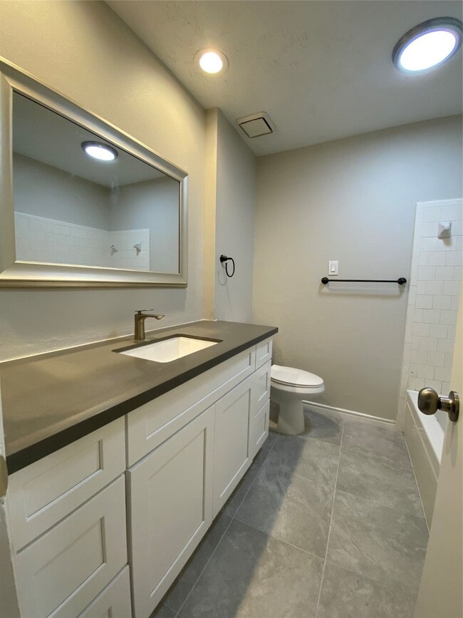 Building Photo - 4806 Temple Bell Dr