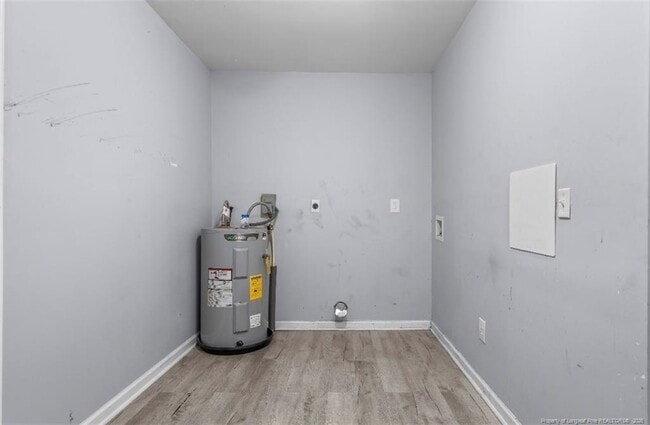 Building Photo - 313 S Racepath St