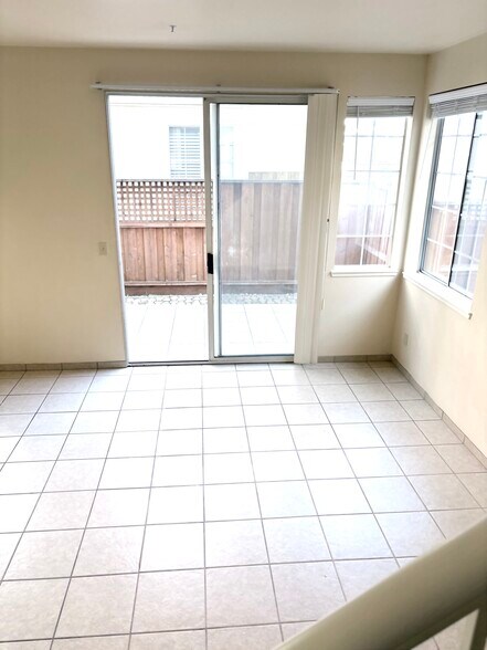 Building Photo - 38 Manchester Ln