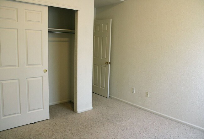 Building Photo - 3 Bedrooms, 2.5 Baths & a Layout Designed for Living