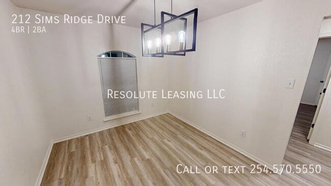 Building Photo - 212 Sims Ridge Dr