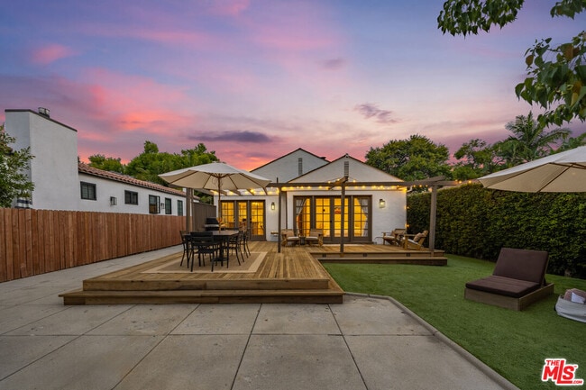 Building Photo - 6537 Moore Dr