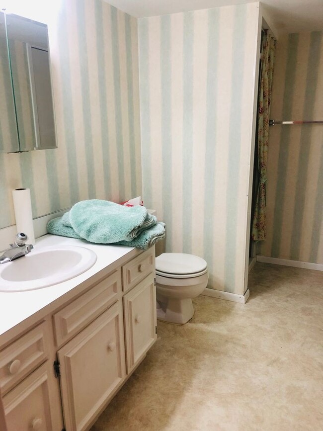 Building Photo - 14 9th Ave SE