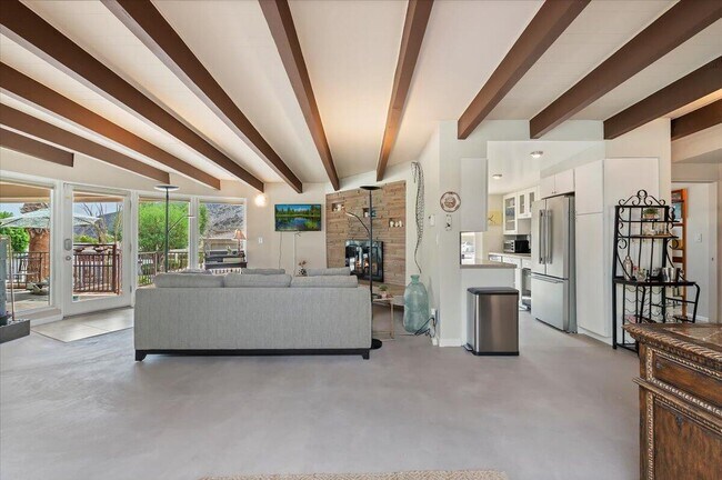 Building Photo - 54925 Avenida Ramirez