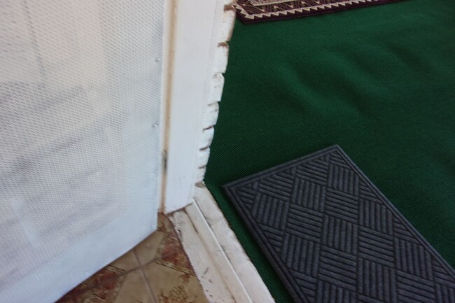 Building Photo - Great views on one acre.