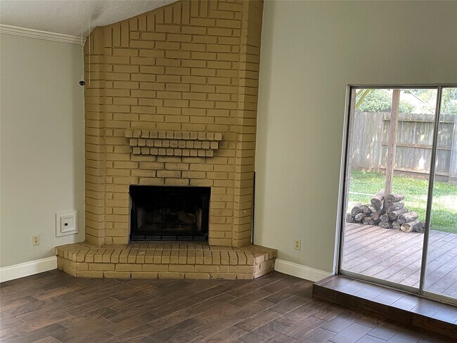 Building Photo - 3118 Redcliff Dr