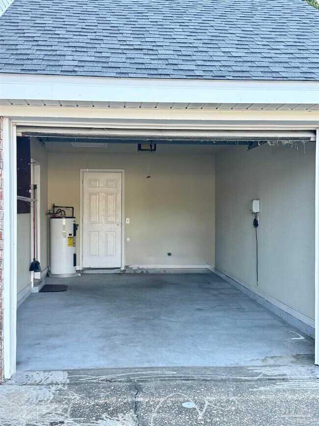 Building Photo - 1323 Sterling Point Dr
