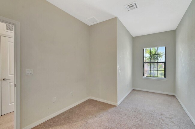 Building Photo - 2854 Bard St